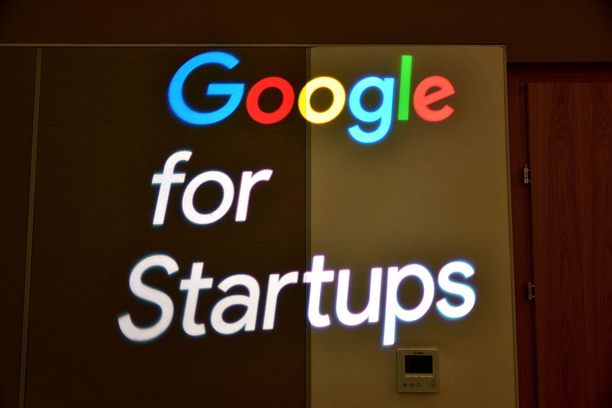 1200px Google for Startups Warsaw sign 2019